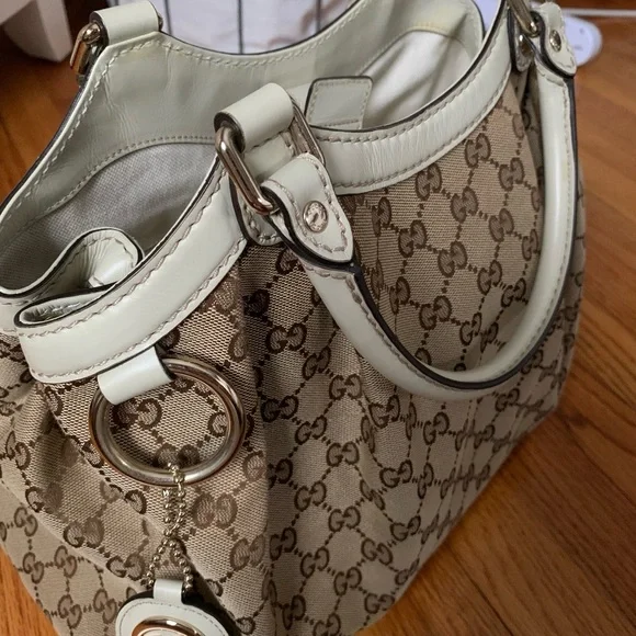 Gucci Sukey GG Canvas Shoulder Bag - Picture 3 of 4